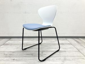 【シンプルで使いやすい！オフィスの定番チェア！】

■オカムラ製　9370チェア　ライトブルー
■事務所や執務スペースにおすすめ！
■快適な座り心地と実用性を兼ね備えたロングセラーモデル！【okamura 9370】