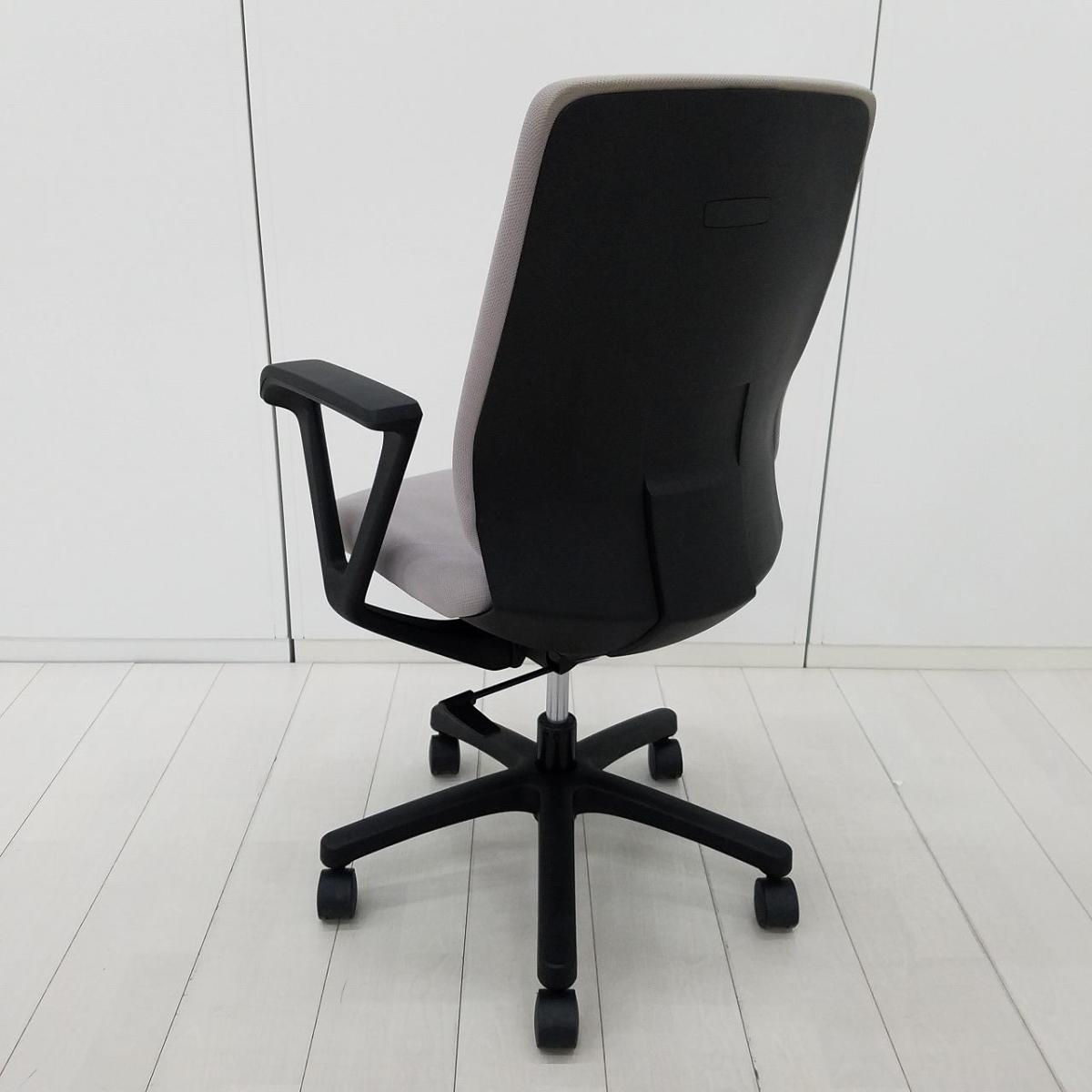 中古】トルテR KZ-230PG-T1W6 イトーキ/ITOKI 肘付ハイバックチェア