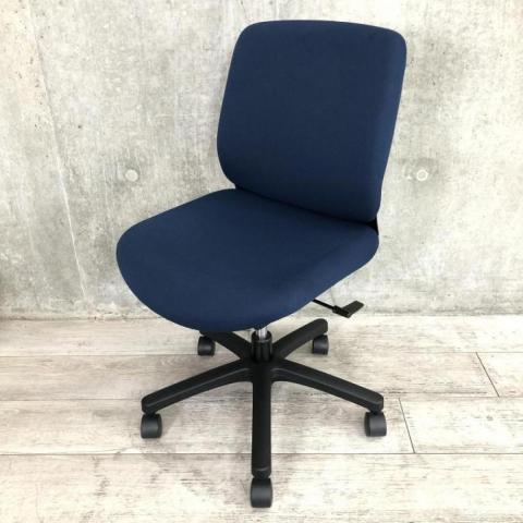 【中古】トルテR  イトーキ（ITOKI） 肘無ローバックチェア