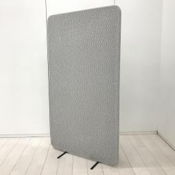 【珍しい逸品が入荷！】ただ遮るのではなく空間を心地よく分ける！軽いので楽々移動できる簡易間仕切り！
■コクヨ/マニット（Manitto）/スノーグレーネオ　ニットスクリーン　ローパーテーション