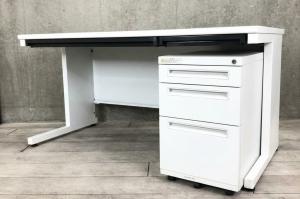 ピクサシリーズ/ 起業や移転時におススメ！平デスク+ワゴンの疑似片袖机セット　■色：ホワイト/オススメ(おすすめ) /人気商品※ワゴンは在庫状況によりメーカー、シリーズが変動する場合がございます。
/コクヨ（KOKUYO）製　　平机　W1400㎜　引き出し付　■ホワイト/オススメ(おすすめ) /人気商品【弊社使用欄：A01085494】