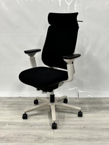 【訳アリ品】【テレワークにも最適！快適な座り心地と充実機能！】■肘付き ハイバック　■背面クッション　■可動肘付　■ハンガー付き　※愛知※名古屋※豊田※三重