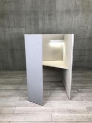 【右開口】【ワーカーの集中を高める省スペースなワークブース！高さ1520mmタイプ】■オカムラ(okamura)製　ドレープ(drape)シリーズ 　テトラタイプ　1人用ブース 　ソロワークブース（W1000/D1200/H1520）　■ライト・天板つき　■色： 外装 ：グレー　内装： ベージュ　【ABW商材】【関東倉庫在庫品】【弊社使用欄：A01038543】