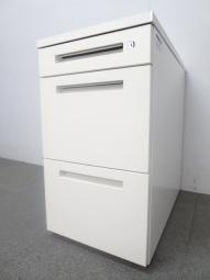 【ワークスペースの追加にも使える便利アイテム！】■イトーキ製　3段脇机　ホワイト　H720mmタイプ【デスクサイドキャビネット】【引出し収納】【ITOKI　CZR】