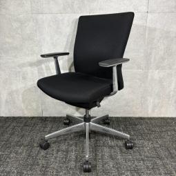 【個】【中古】コクヨ PUNTO（プント） CRS-G2400F6 ブラック 固定肘付き｜上質な座り心地で快適なデスクワークをサポート！人気の高機能オフィスチェア｜中古オフィス家具をお探しならオフィスバスターズ福岡博多店へお気軽にお問い合わせください！