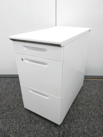 【中古】コクヨ ISシリーズ 脇机 W400 ホワイト|デスク横の収納スペースを確保!オフィスレイアウトに合わせやすいサイドデスク|中古オフィス家具をお探しならオフィスバスターズ福岡博多店へお気軽にお問い合わせください!