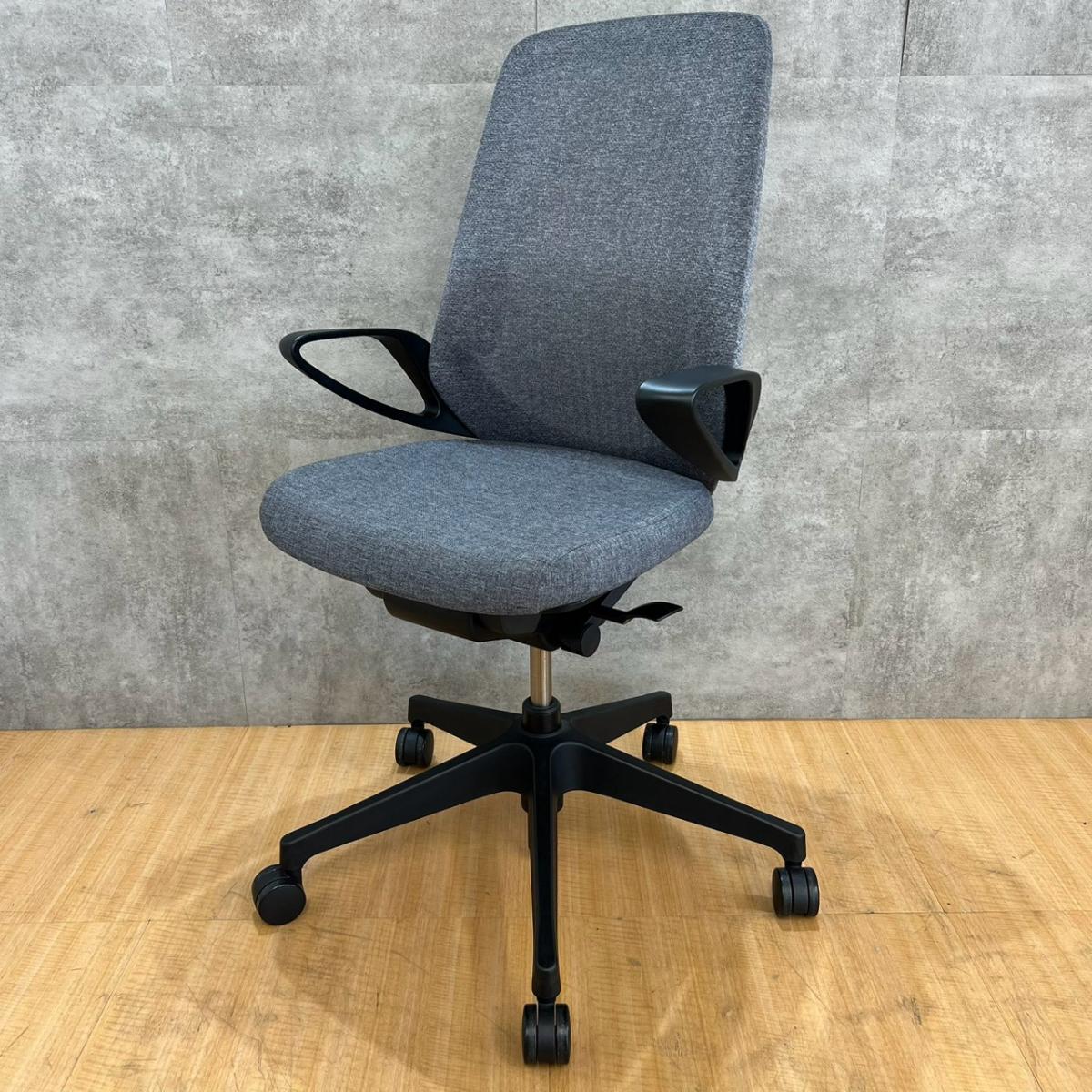 【中古】 ＢＯＮ ３/リイド社/鈴木岳生 中古】ノート KJ-156JE-T1T3 イトーキ/ITOKI 肘付ハイバックチェア