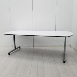 【フレキシブルに活躍する便利アイテム！スタイリッシュなデザインで高品質！】■オカムラ（okamura）製　インターアクトシリーズ　ミーティングテーブル　会議テーブル　■W2100×D900×H720mm　■ホワイト