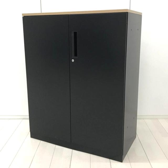 ☆デザインにこだわるならコレ!【オフィシャルな空間にもフィットするブラックカラー!】■コクヨ製 エディアシリーズ 両開き書庫 ブラック 木目天板付き【KOKUYO EDIA】【ABW】【在庫入替セール品!】A01070847