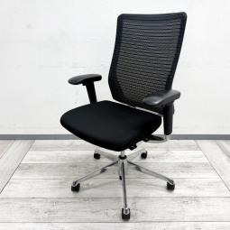 【異硬度クッション採用！身体にフィットするオカムラの高機能チェア！】

■オカムラ製　コーラルチェア　ハイバック　可動肘付き　ブラック
■長時間のデスクワークやテレワークにもおすすめ！
■異硬度クッションと可動肘で、一人ひとりに合わせた快適なワークスタイルを実現！【okamura Coral】