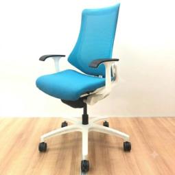 【西】メッシュ背面の快適OAチェアが入荷です! イトーキ(ITOKI) エフ(f)チェア ハイバック メッシュ背面 固定肘 ライトブルー