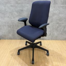 ★2023年製★オカムラ製のオフィスチェア【スフィアチェア】が入荷いたしました！　＊良品を格安で！「オフィスバスターズ福岡南店」は、福岡を拠点として、全国へ中古オフィス用品・オフィス家具を提供しております。