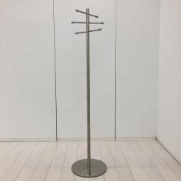 【事務所用や来客用、個室用としてもおすすめ！ポールハンガー！】　■プラス（PLUS）製　ハンガースタンド　ポールタイプ　コートハンガー　■シルバー