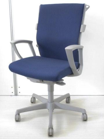 【中古】エスクード  オカムラ（okamura） 肘付ハイバックチェア