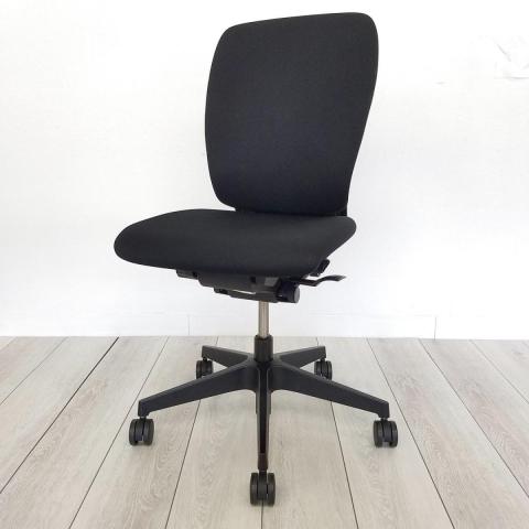 【中古】フルゴ  イトーキ（ITOKI） 肘無ローバックチェア