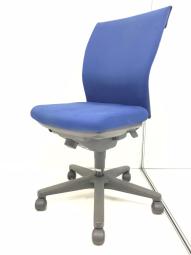 【コクヨ製の定番商品が入荷！　やや使用感はありますが、座りやすい厚みのあるクッションは現役です！】　■コクヨ(KOKUYO製)　トレンザ(TRENZA)チェア　肘無チェア　■ブルー　※使用感強め商品のため特価商品となります。