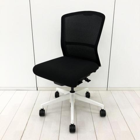 【定価約10万円】【快適な座り心地を追求して新たに開発された最新メカニズム！ワンランク上の座り心地！】■ウチダ(UCHIDA)製　エルフィ(Elfie)チェア　肘無ミドルバック　背面メッシュ　■ブラック×ホワイトシェル /607119 オフィスバスターズ　水戸サテライト　大子町　北茨城市　高萩市　日立市　常陸太田市　常陸大宮市　那珂市　東海村　ひたちなか市　城里町 水戸市　笠間市　茨城町　大洗町　小美玉市