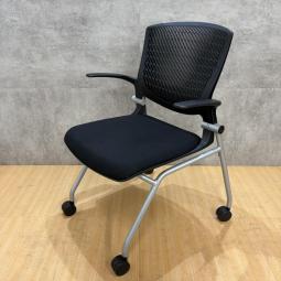 オカムラ製のミーティングチェア(会議用)【グラータ/ブラック】が入荷しました！＊良品を格安で！「オフィスバスターズ福岡南店」は、福岡を拠点として、全国へ中古オフィス用品・オフィス家具を提供しております