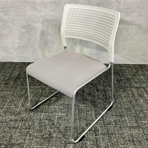 【中古】内田洋行 MP-220 スタッキングチェア グレー 固定脚|省スペース収納に便利!会議室・研修室・セミナールームにおすすめのミーティングチェア|中古オフィス家具をお探しならオフィスバスターズ福岡博多店へお気軽にお問い合わせください!