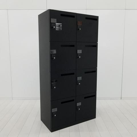 【スペースを無駄なく活用できるモバイルロッカー！】■オカムラ　ピクスラインシリーズ　8人用パーソナルロッカー　ダイヤル錠　投函口付　ブラック　■これ1台で8人分の収納可能！人気のメールロッカー！スタッフ増員や拠点開設に！【Okamura　Pixline】
