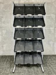 【中古】オカムラ パンフレットラック ブラック 3列5段｜カタログやチラシを見やすく整理！店舗・ショールーム・受付におすすめ｜中古オフィス家具をお探しならオフィスバスターズ福岡博多店へお気軽にお問い合わせください！