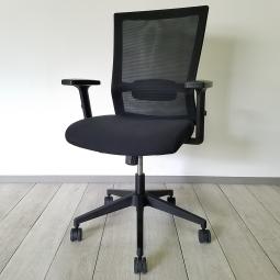 【ロット入荷】デザイン性高いメッシュハイバックチェアが入荷！中古　ブラック　メッシュ　肘付き　OAチェア　オフィスチェア　事務椅子