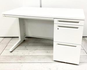 【定価11万円】【スタイリッシュなデザインの幅1200サイズ片袖机入荷!】■オカムラ/アドバンス ■片袖机 ■ホワイト ■W1200/D700/H720