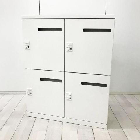 【フリーアドレス化オフィスに必須！鍵の持ち歩き不要のダイヤル錠ロッカー！】■オカムラ(okamura)製　レクトライン(Rectline)シリーズ　パーソナルロッカー　4人用ロッカー　■投函口付き　■ダイヤル錠　■ホワイト /605874　オフィスバスターズ　水戸サテライト　大子町　北茨城市　高萩市　日立市　常陸太田市　常陸大宮市　那珂市　東海村　ひたちなか市　城里町 水戸市　笠間市　茨城町　大洗町　小美玉市