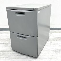 【コンパクトで使いやすい！デスク下に収まる2段ワゴン！】

■イトーキ製　CZシリーズ　2段ワゴン　W395×D595×H620mm　グレー
■書類や文具、小物類をすっきり収納！
■デスク下にぴったり収まるインサイドワゴン。A4ファイルも収納でき、日々の業務を快適にサポートします！【ITOKI CZ】