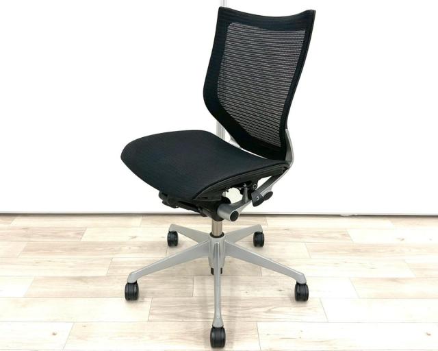 【中古】バロンメッシュチェア  オカムラ（okamura） 肘無ローバックチェア
