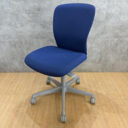 オカムラ製のオフィスチェア(事務椅子)【スラートシリーズ】が入荷しました！　＊良品を格安で！「オフィスバスターズ福岡南店」は、福岡を拠点として、全国へ中古オフィス用品・オフィス家具を提供しております。
