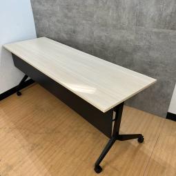 内田洋行製のサイドスタックテーブル【パラグラフ/ナチュラル】が入荷いたしました！＊良品を格安で！「オフィスバスターズ福岡南店」は、福岡を拠点として、全国へ中古オフィス用品・オフィス家具を提供しております。