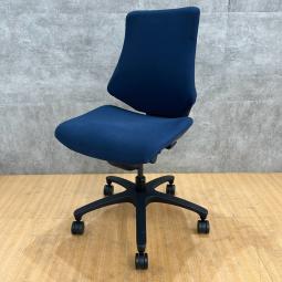 イトーキ製のオフィスチェア(事務椅子)/肘無しローバック/エフシリーズ】が入荷いたしました! *良品を格安で!「オフィスバスターズ福岡南店」は、福岡を拠点として、全国へ中古オフィス用品・オフィス家具を提供しております。