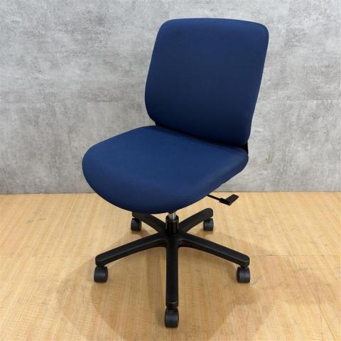【中古】トルテR KZ-240GB-T1B2 イトーキ（ITOKI） 肘無ローバックチェア