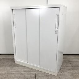 【スライド引き戸だから開閉スペースに困りません！取っ手が大きく開閉しやすい！】■コクヨ（KOKUYO）製　エディア（EDIA）3枚引き違い書庫　ローキャビネット　■シリンダー錠　■ホワイト
