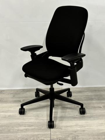 【中古】リープV2  Steelcase（スチールケース） 肘付ハイバックチェア