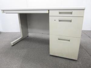 【中古】コクヨ BSシリーズ SDP-BSN12F1 片袖机 W1200×D700×H700 ニューグレー｜収納力と使いやすさを兼ね備えた定番デスク！オフィス新設・増設にもおすすめ｜中古オフィス家具をお探しならオフィスバスターズ福岡博多店へお気軽にお問い合わせください！