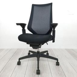 腰の負担をサポートするチェアが入荷しました！中古　高級チェア　OAチェア　オフィスチェア　オフィス家具　コクヨ　デュオラ　ブラック　メッシュ　ハイバック