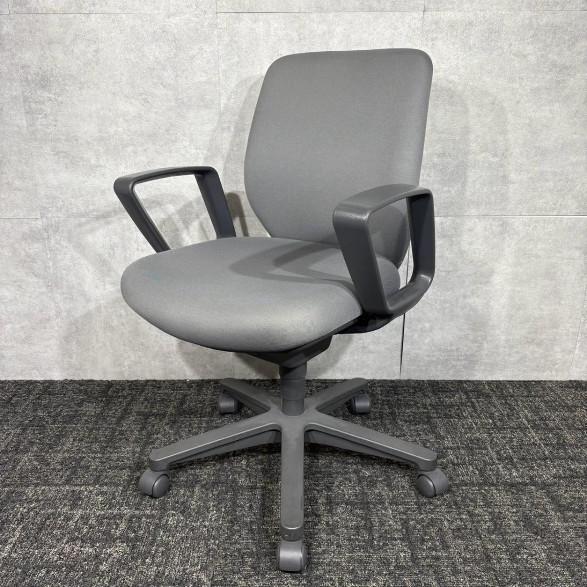 中古】セディスタチェア コクヨ/KOKUYO 肘付ローバックチェア 608065