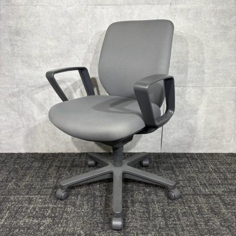 【中古】コクヨ SEDISTA（セディスタ） CRS-G420F5 オフィスチェア グレー 固定肘 ローバック｜身体を包み込む快適な座り心地！シンプルで使いやすい定番オフィスチェア｜中古オフィス家具をお探しならオフィスバスターズ福岡博多店へお気軽にお問い合わせください！