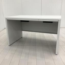 【在庫入替えセール！】【スタンダードなサイズ幅1200㎜のオフィスデスク！】■イナバ（INABA）製　デュエナ （DuENA）シリーズ　平机　W1200×D700㎜　■引き出し・幕板（短め）付き　■配線口カバー付き■ホワイト