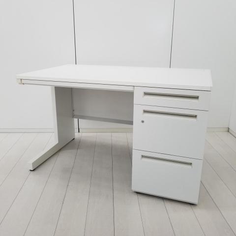 【収納も充実！使い勝手の良い横幅1200㎜！定番のスタンダードデスク！】■ウチダ(UCHIDA)製　スカエナ(SCAENA)シリーズ　片袖机　W1200×D700㎜　■配線Sタイプ　■シリンダー錠　■ホワイト　【弊社使用欄：A01091307】