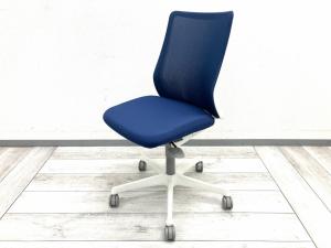【8/4(火)入荷予定商品！】【腰まわりをしっかりホールド！長時間作業も快適フィット！】■オカムラ(okamura)製　フルーエント(Fluent)チェア　肘無　ハイバック　背面メッシュ　■肘無チェア　■色：ミディアムブルー×ホワイトシェル