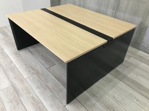 オカムラ製・『フリーウェイ』入荷!!【W1600】タイプ！2人使用で、一人使用サイズがw1600で使用でき広々お使い頂けます。解放感とコミュニケーションをアップさせてくれるデザイン！2人一組でチーム席としてのご使用も！！また、グッドデザイン賞受賞！オシャレなオフィスに！！弊社使用欄【MK37】【脚ブラック】