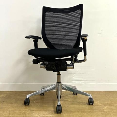 【在庫入替セール】オカムラの人気シリーズ　バロンチェア　背メッシュ　座クッション　ローバックモデル　アジャストアーム（可動肘）　ブラック×ポリッシュフレーム