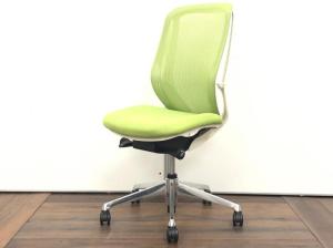 【8月5日入荷予定】オカムラ　シルフィーチェア　ハイバック（メッシュ）　肘無しモデル　ライムグリーン×ホワイトフレーム×ポリッシュ脚　前傾機能搭載でデスクワークが快適に【愛知・名古屋・豊田・静岡・浜松】