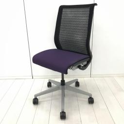 【世界3大メーカー製！】ワイヤー構造とメッシュ仕様が体にフィット！自動調整機能で快適な座り心地な人気チェア！まさに考えるイス！【在庫入替セール品！】
■スチールケース/シンク（Think）/背面ブラック×座面パープル