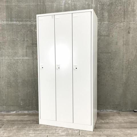 【横幅スリムタイプ3人用更衣ロッカーが入荷!増員にもオススメ!人気のホワイトカラー!】■イトーキ(ITOKI)製 WN型シリーズ 3人用更衣ロッカー W900×D515㎜ ■ホワイト ■ダイヤル錠