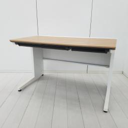 【起業・移転・増員におすすめ!人気のホワイトカラーの平デスク!定番の幅1200㎜サイズ!】■コクヨ(KOKUYO)製 アイエス(IS)シリーズ 平机 ■引き出し付き ■W1200 × D700 × H720㎜ ■ホワイト
■コクヨ製 ISシリーズ 平デスク W1200×D700×H720mm ホワイト
■執務室から事務所まで幅広く活躍!
■シンプルなデザインで快適なワークスペースづくりにおすすめ!【KOKUYO IS】