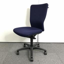 【オフィスの王道チェア！分厚いクッションとシンプルで使いやすい操作性！】■オカムラ(okamura)製　カロッツァ(Carrozza)チェア　ハイバック　肘無チェア　■コートハンガー付き　■ダークブルー×ブラックシェル
